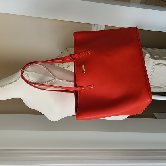 NWOT ❗️ Trina Turk red and blue large shoulder tote with matching pocketbook - Picture 17 of 17